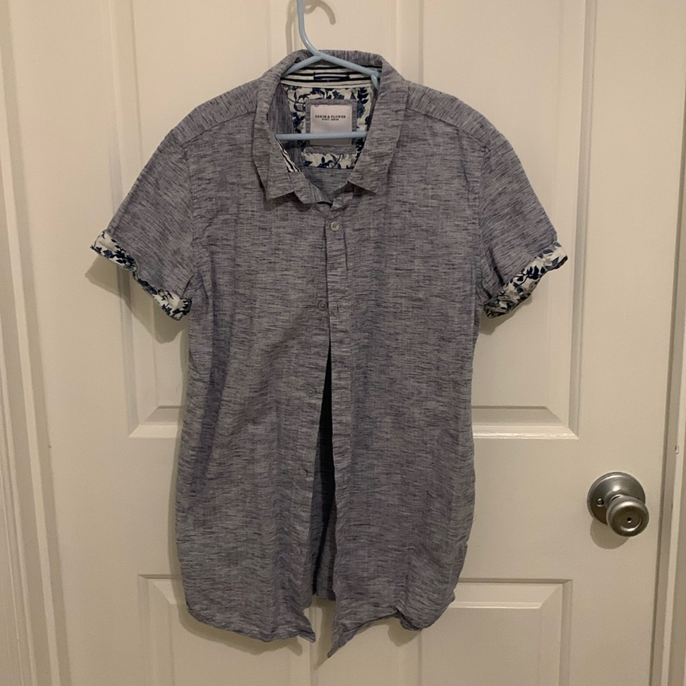 Denim and flower short sleeve button down boys shirt size 13/14 blue